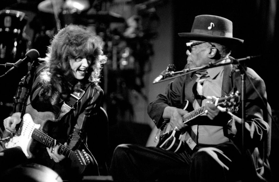 Learn to Play Slide Like Bonnie Raitt GuitarPlayer