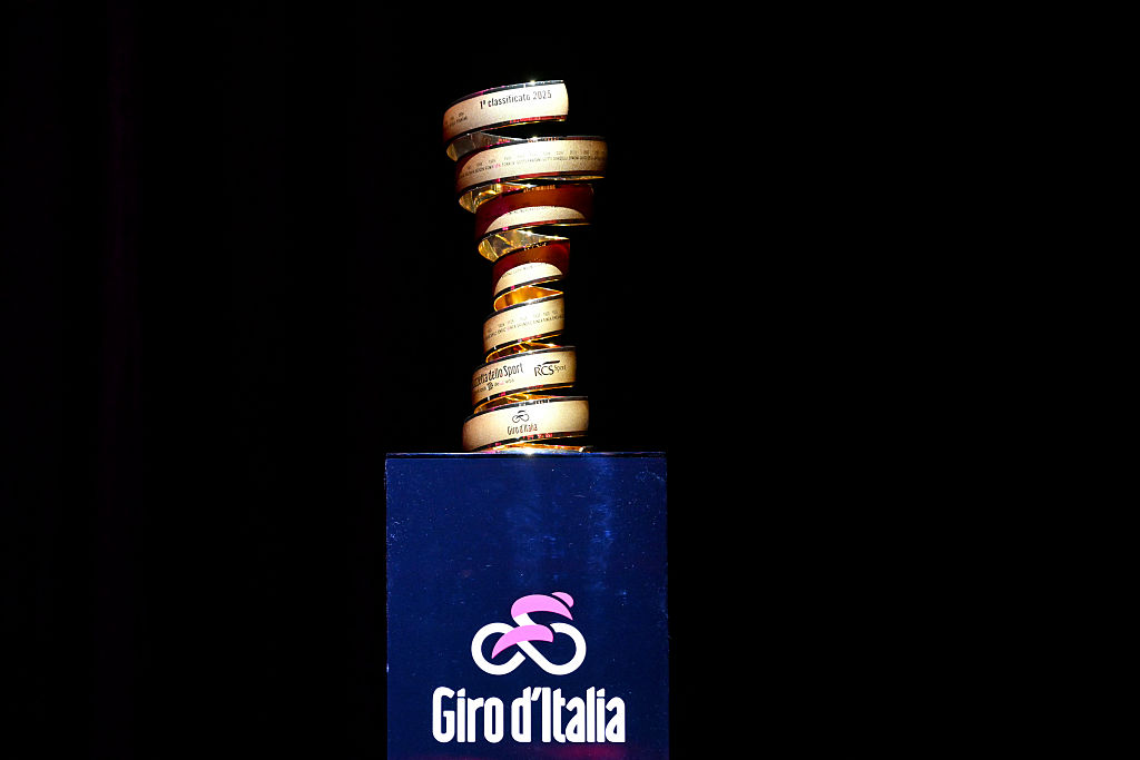 The trophy &#039;Senza Fine&#039; (Infinity) is shown on stage before the presentation of the official route of the Giro dâ€™Italia and Giro dâ€™Italia Women 2025 (Tour of Italy) cycling races, in Rome on January 13, 2025. (Photo by Andreas SOLARO / AFP)