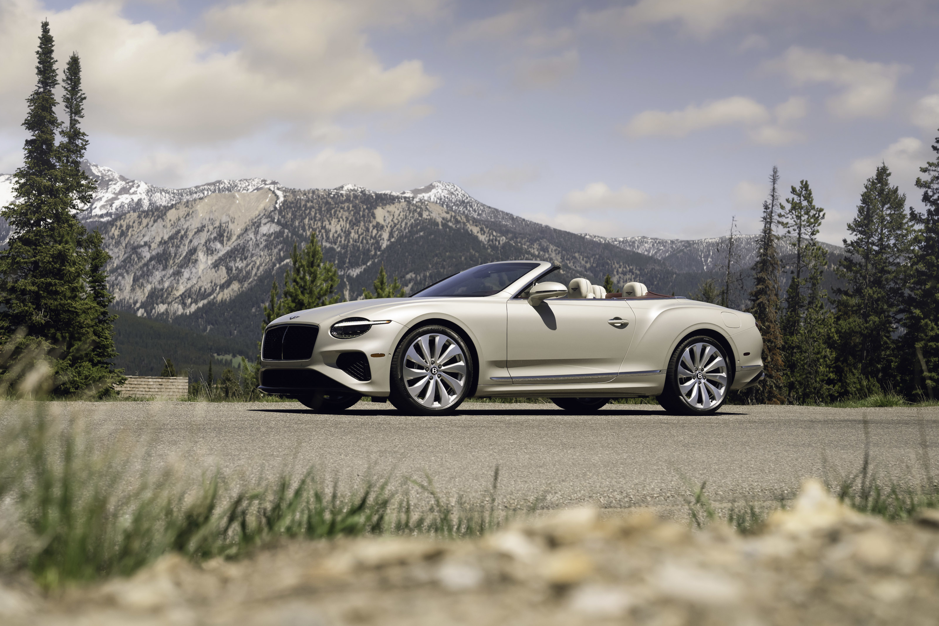 Bentley Continental GTC in White Sand