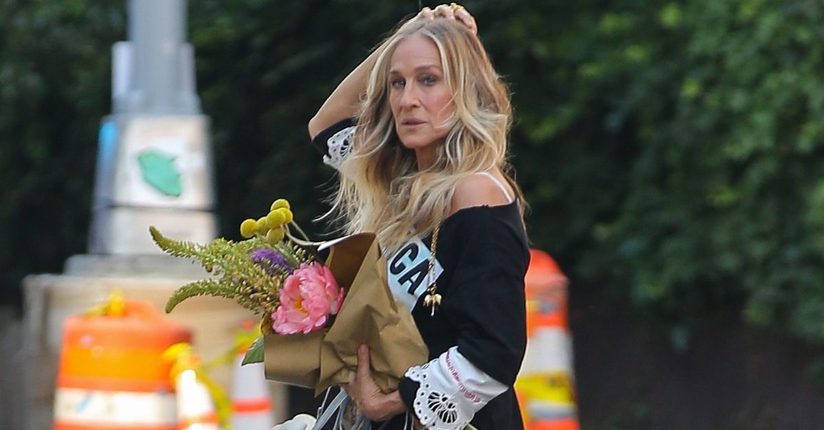 Sarah Jessica Parker Wore the Heels Trend That Always Works With Midi Skirts