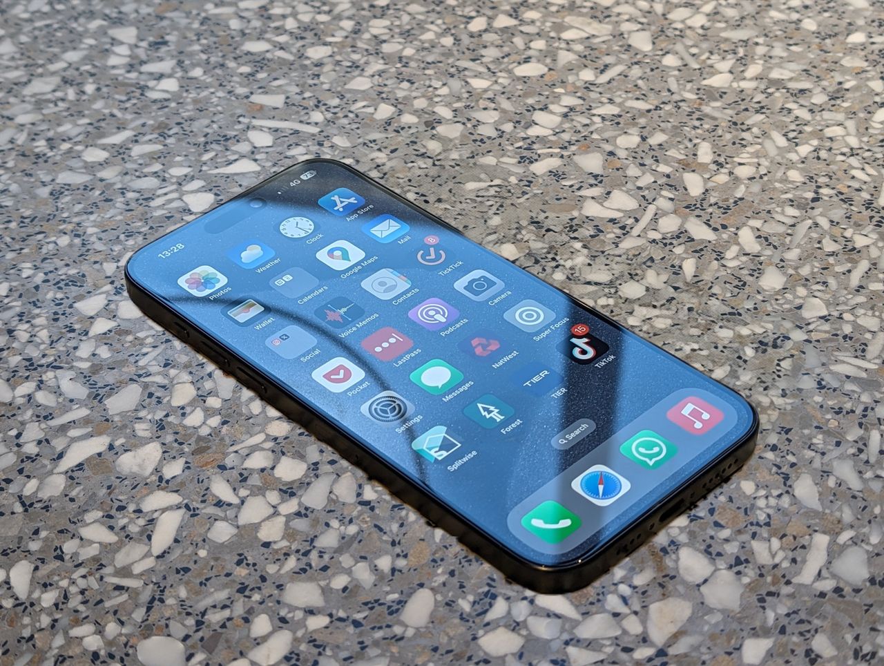 Pixel 8 Pro AI photos