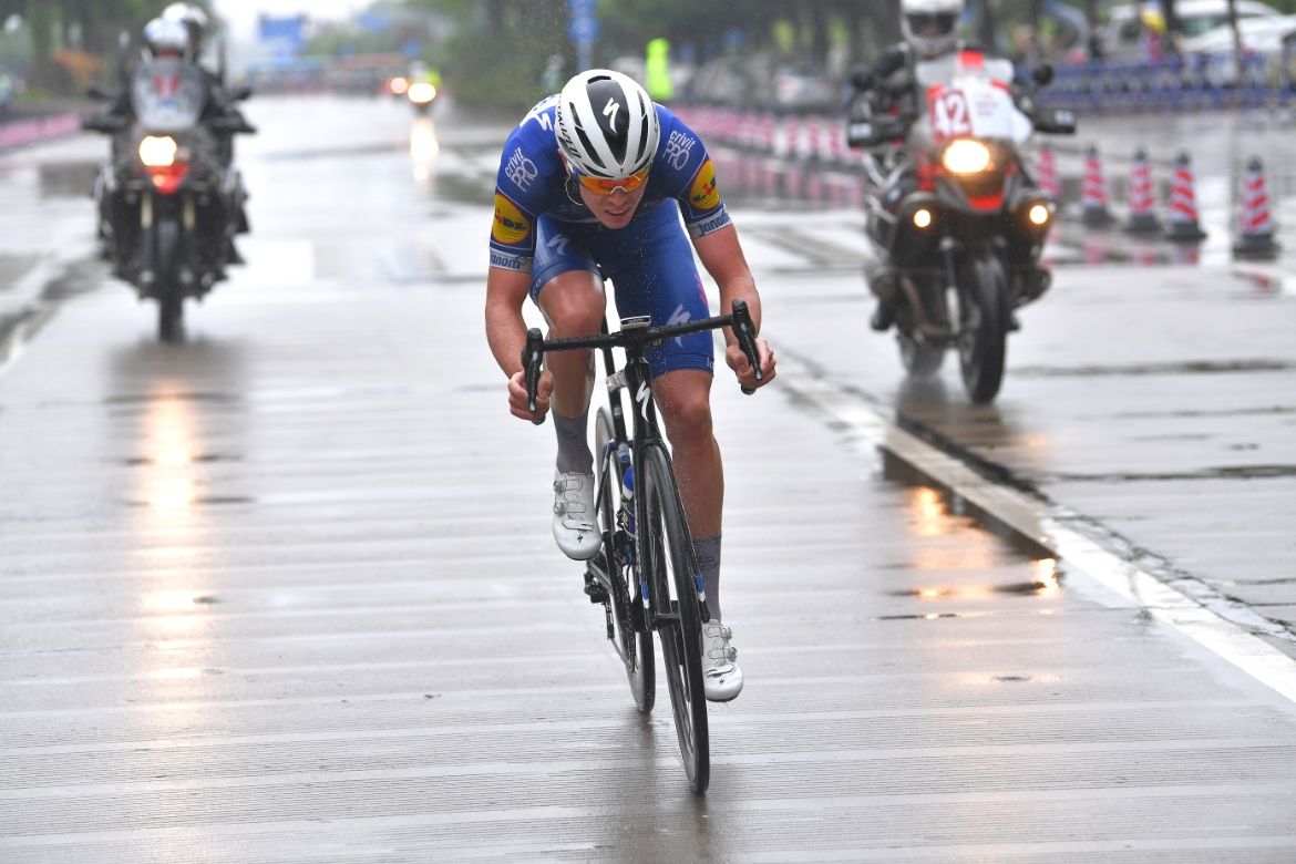 Remi Cavagna (Quick Step Floors) was caught four kilometres from the finish
