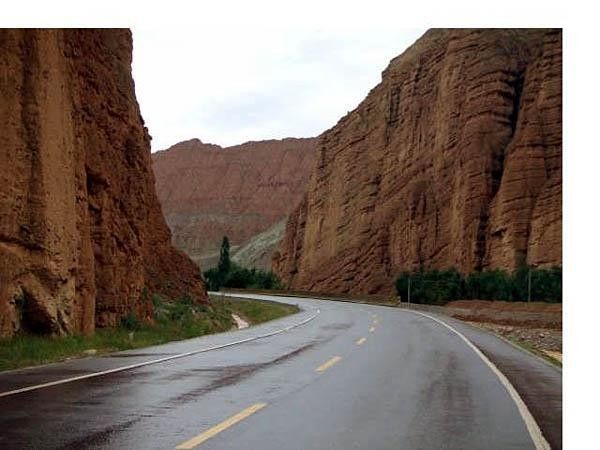The road out of Guide was impressive