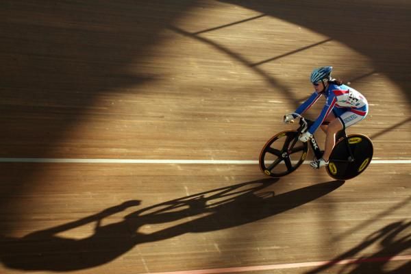 Olga Streltsova (Russia) sets off in the afternoon sun.