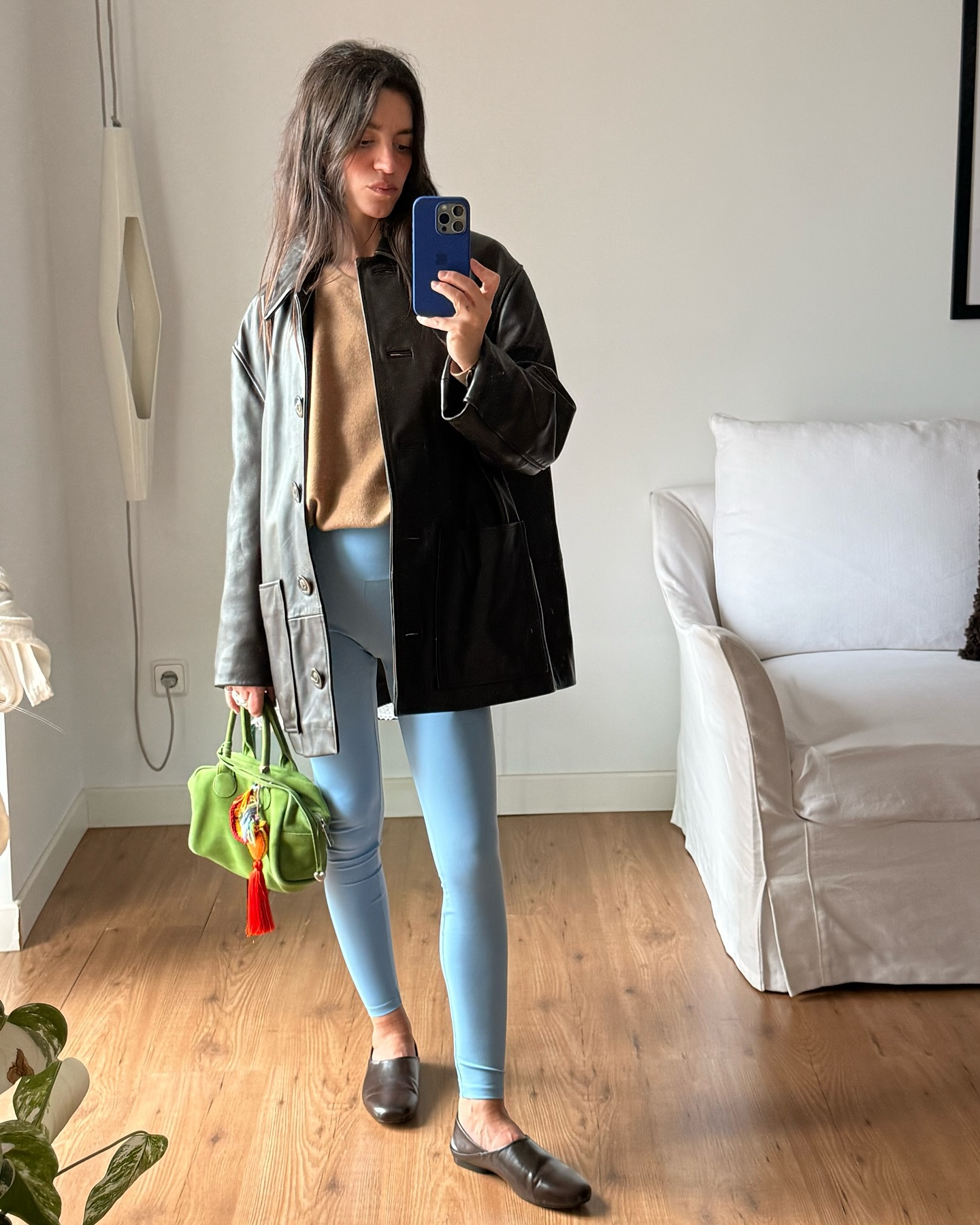 An image of @monpetitchuchu wearing the best pair of leggings.
