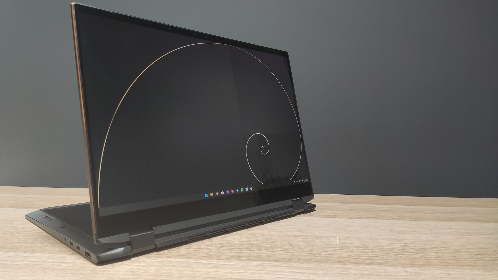 MSI Summit E16 Flip