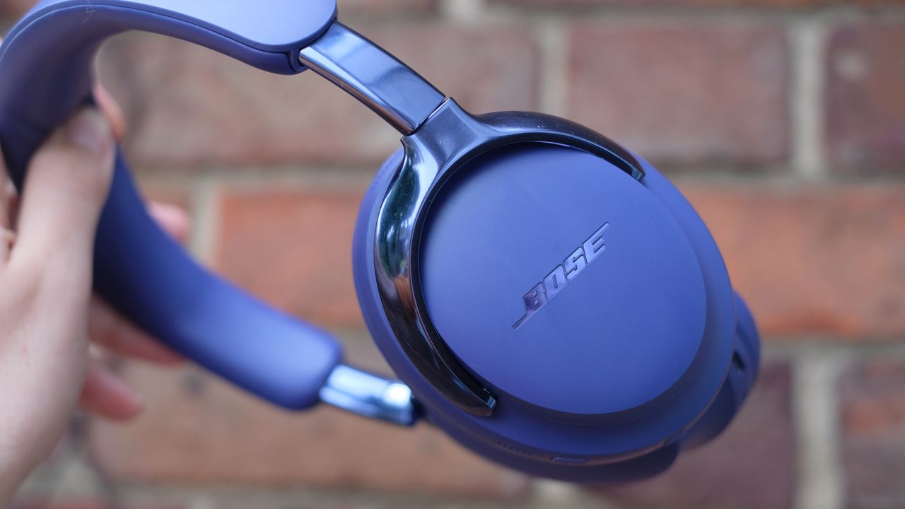 Photograph of Bose QuietComfort Ultra Headphones in Midnight Violet (purple)