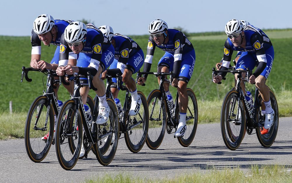 Etixx-Quickstep on the way to winning the opening team time trial at the Tour de San Luis.