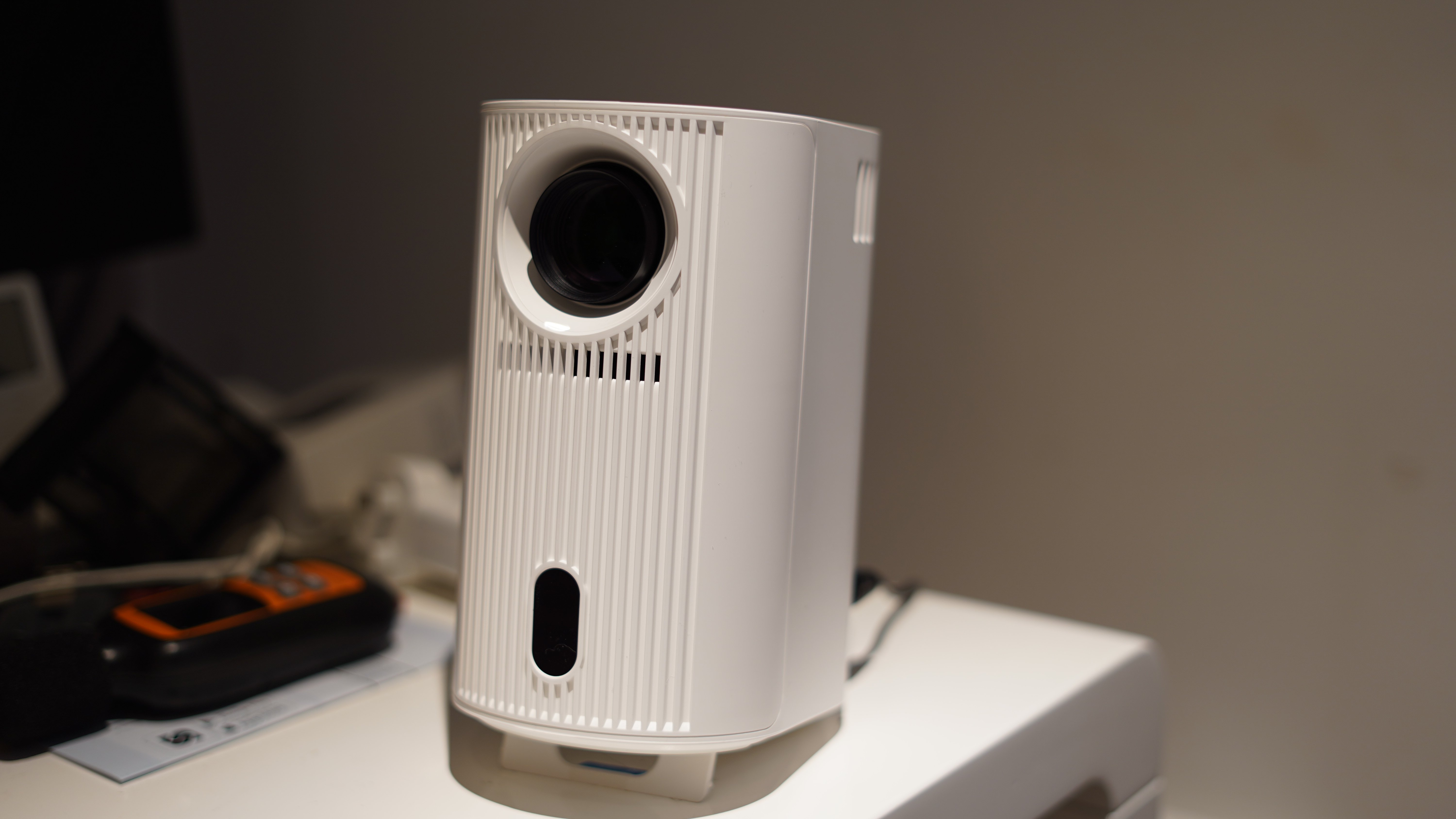 Putbecy P6 projector