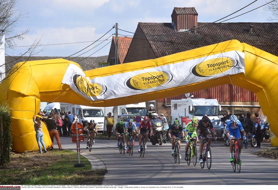 One of the banners deflates at the Tour of Flanders