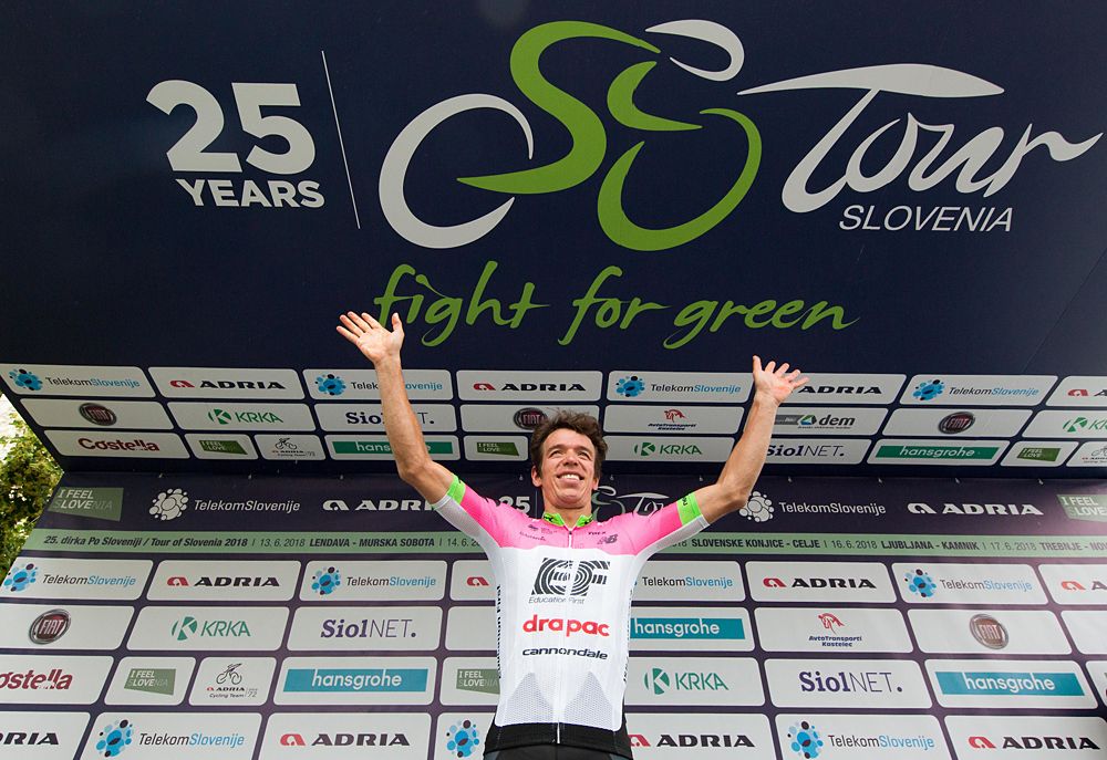 Rigoberto Uran (EF-Drapac) celebrates the stage win