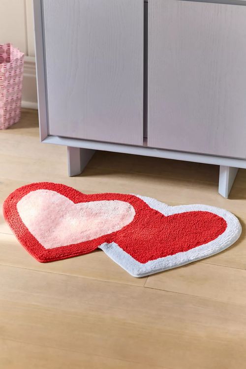 Tufted Valentine's Day Heart-Shaped Bath Mat