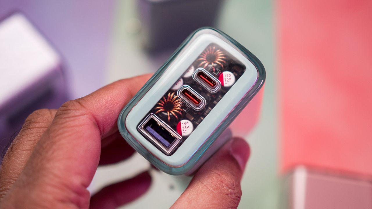 Acefast Crystal Charger