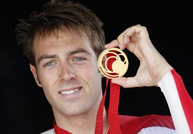 Alex Dowsett (England) with his Commonwealth Games gold medal from the time trial