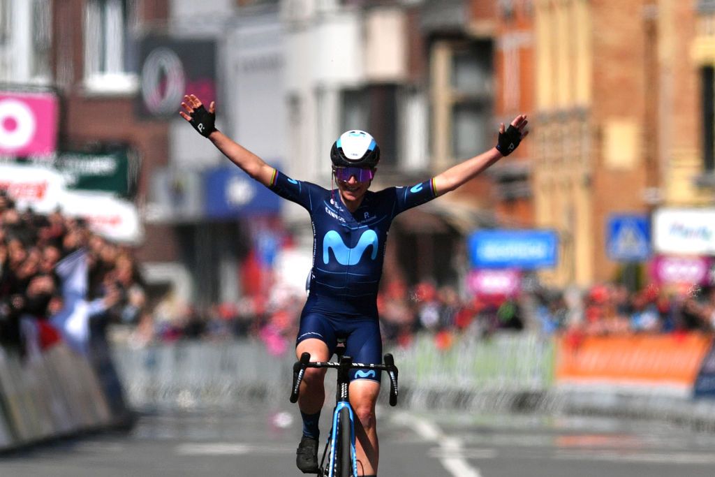 Annemiek van Vleuten (Movistar) claims the 2022 edition of Liège-Bastogne-Liège Femmes