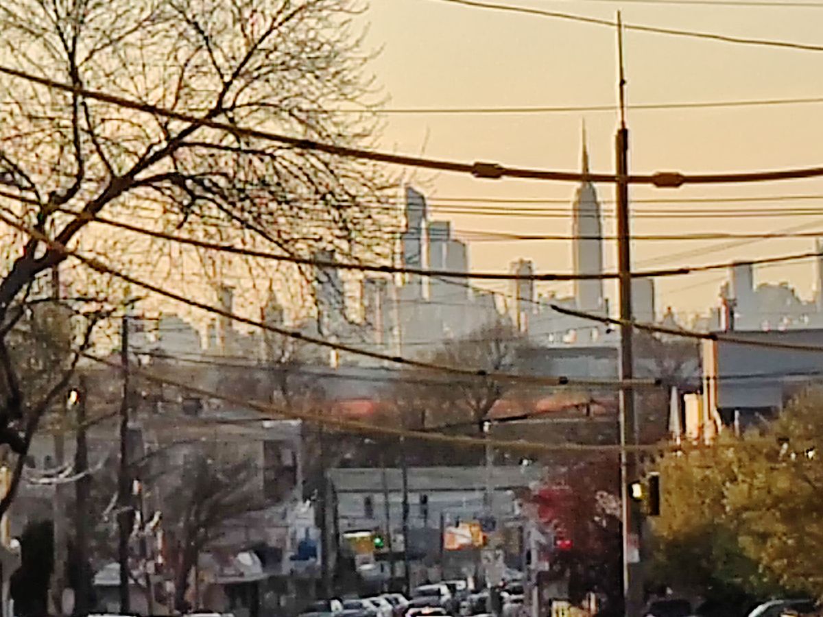 At 10x zoom, the edges of everything get a bit blurry, as expected.