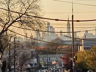 At 10x zoom, the edges of everything get a bit blurry, as expected.