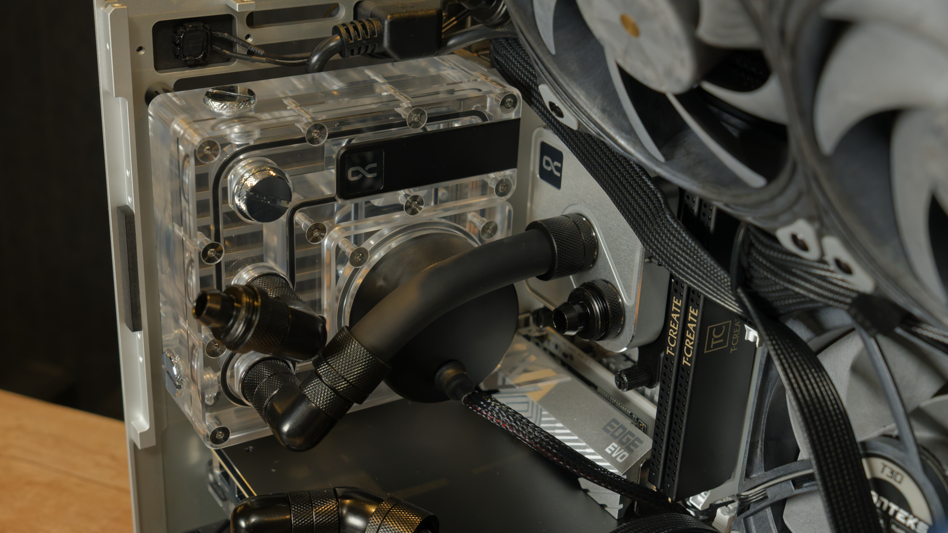Greyscale ITX Build Tubing &amp;amp; Loop