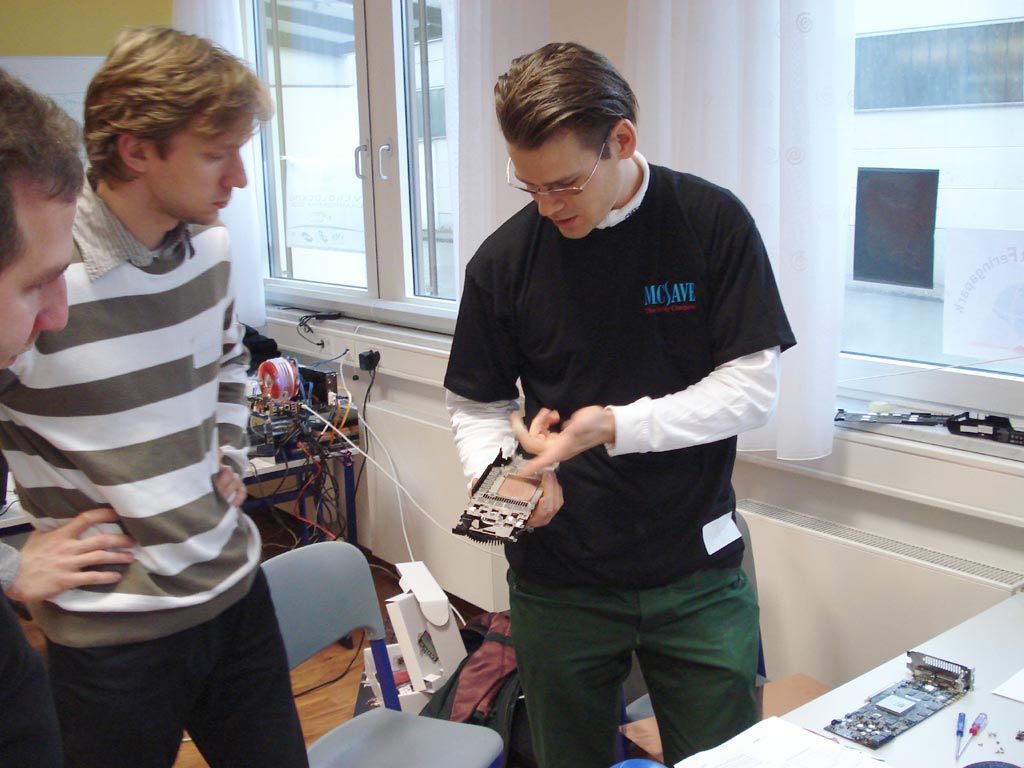 Consultations between jury and team