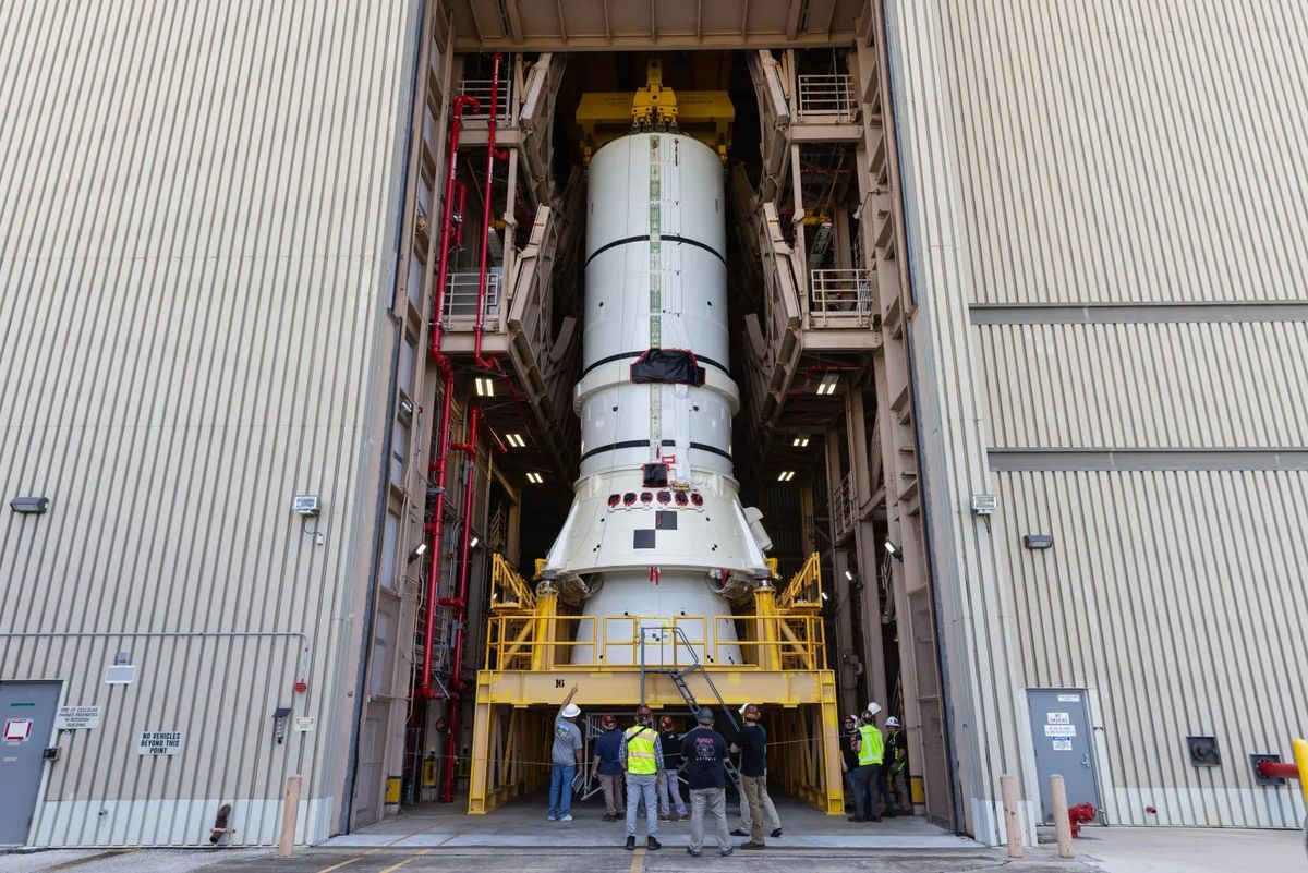 NASA Begins Stacking SLS Rocket For Artemis 2 Moon Mission (photos) | Space