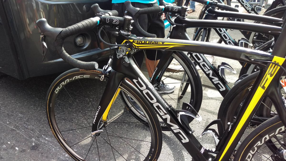 The nickname Froomey is on the side of the top tube