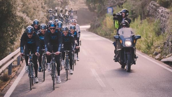 Jeremy Huny and Michael Barry lead the training ride
