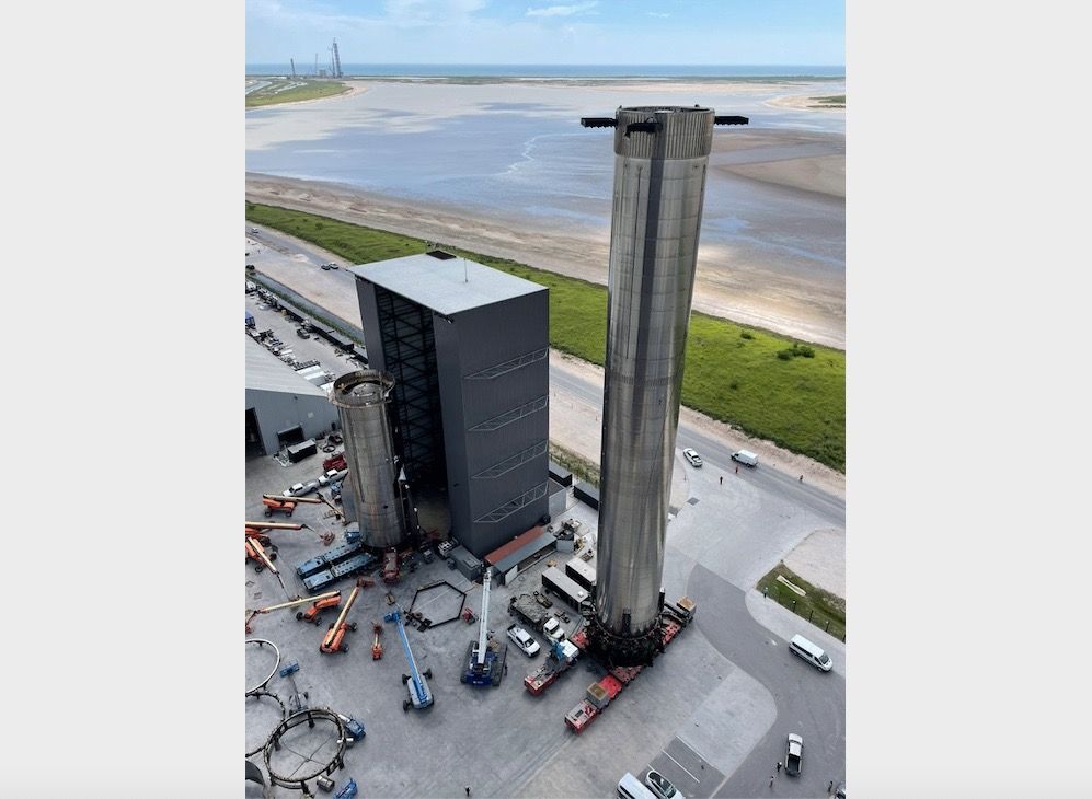 az-news-ai.blogspot.com - SpaceX rolls 29-engine Super Heavy rocket to launch site (video) - Space.com