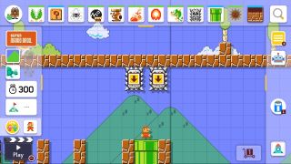 En skärmdump från Super Mario Maker 2 som visar byggverktyget där man skapar sina banor.
