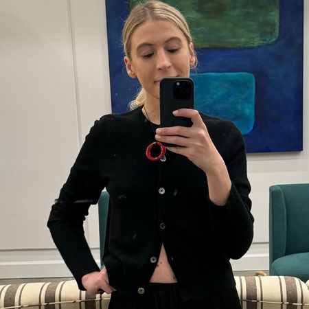 Molly Howard outfit selfies