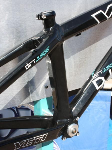 The seat tube is now hydroformed into a rectangular profile that is stronger and stiffer than the old round one.