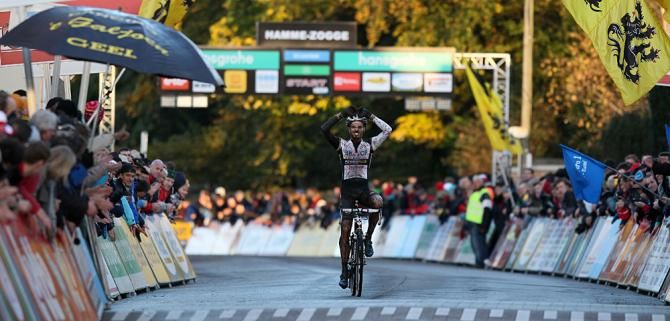 Niels Albert wins in Hamme-Zogge