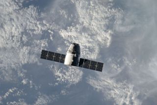 SpaceX Dragon Commercial Cargo Craft Approaches ISS