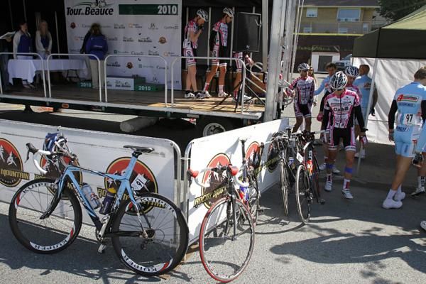 Local team Garneau Club Chaussure signs on in Lac Etchemin.