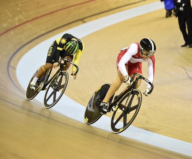 Jess Varnish (England) vanquishes Fatehah Mustapa (Malaysia)