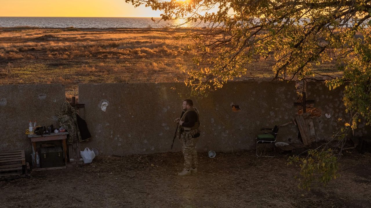 Dnipro river Ukraine soldiers