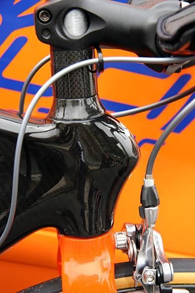 Head tube cluster