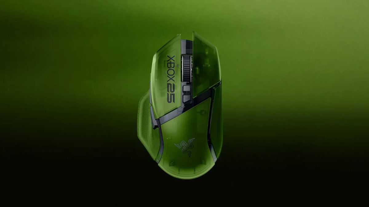 Image of the Xbox 25th Anniversary Razer Basilisk V3 Pro 35K gaming mouse.