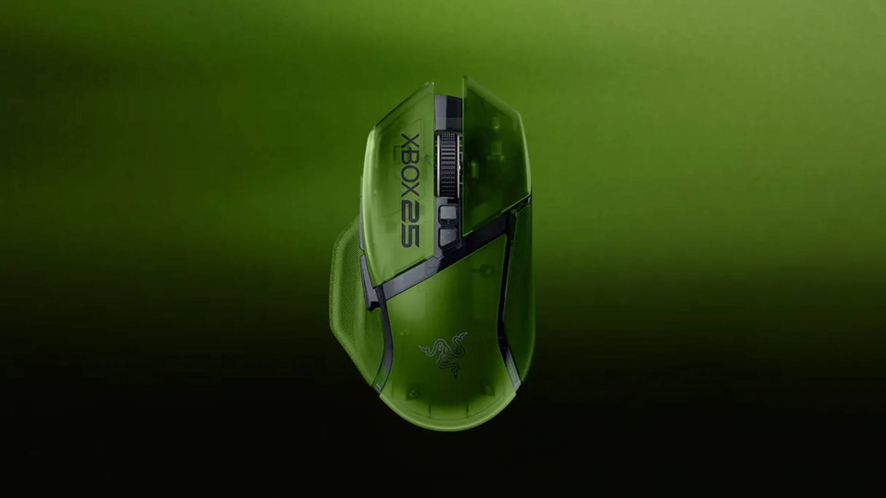 Image of the Xbox 25th Anniversary Razer Basilisk V3 Pro 35K gaming mouse.