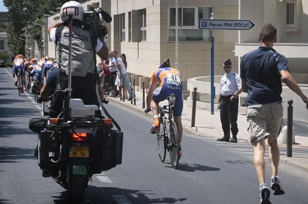 Denis Menchov (Rabobank) gets going again after his crash in Tour de France stage four.