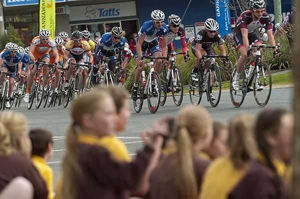 The peloton make their way around the streets of Kerang during the stage seven criterium.