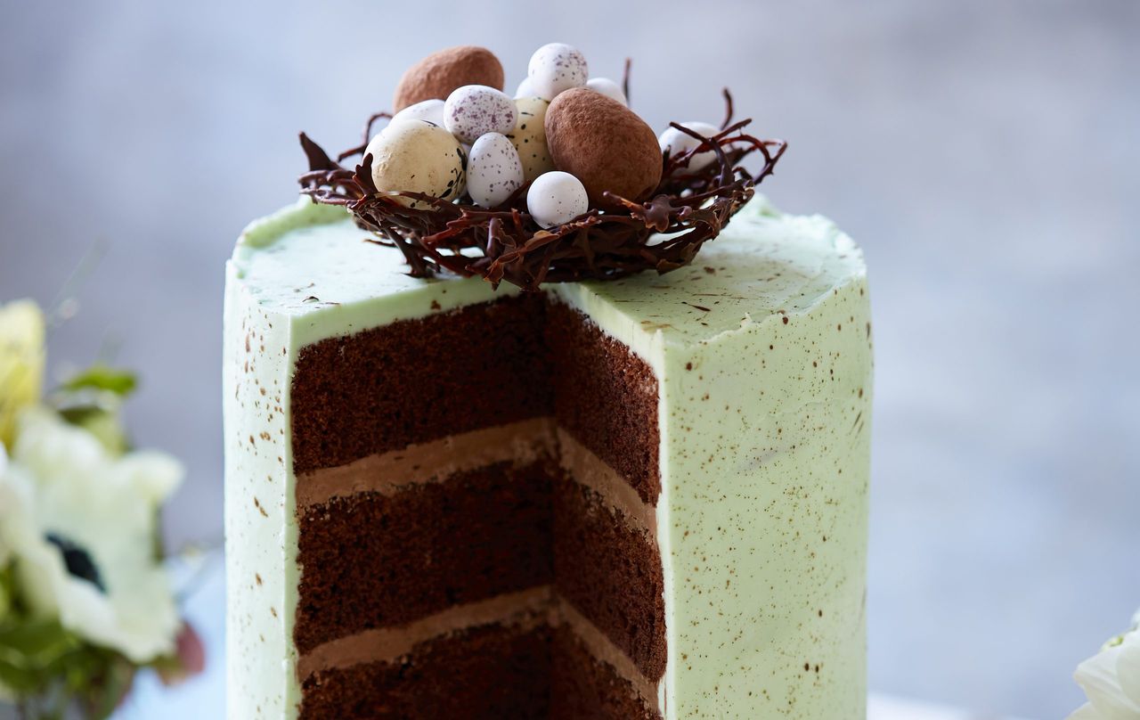 Speckled Easter egg cake