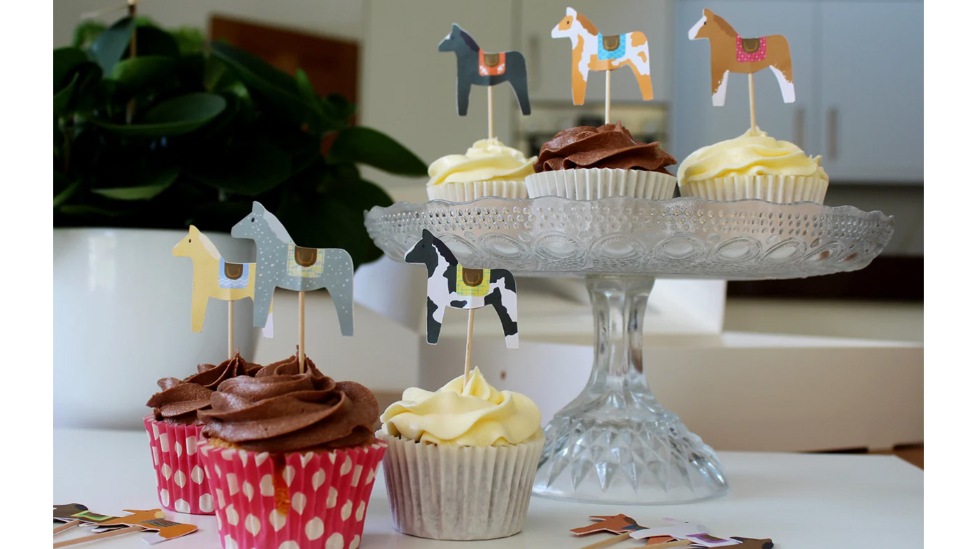 12 cupcake toppers