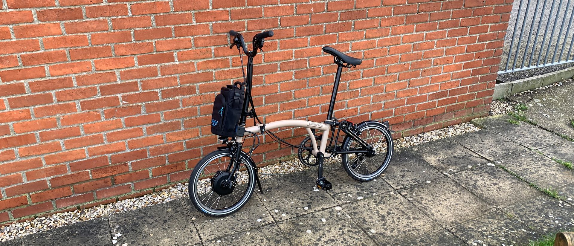 Brompton C Line Explore electric review: 12-speed innovation for the ...