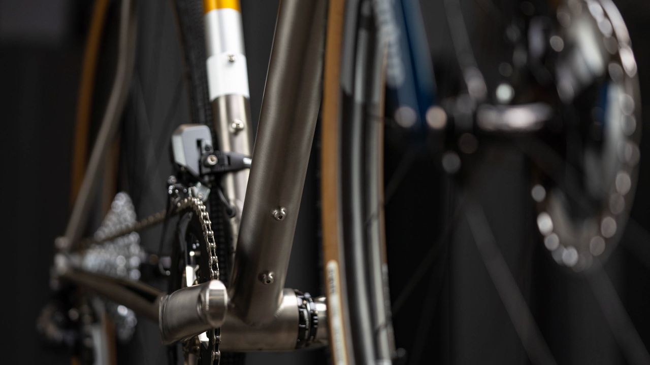 Enve Builders Roundup 2022 - Desalvo Titanium Gravel Bike