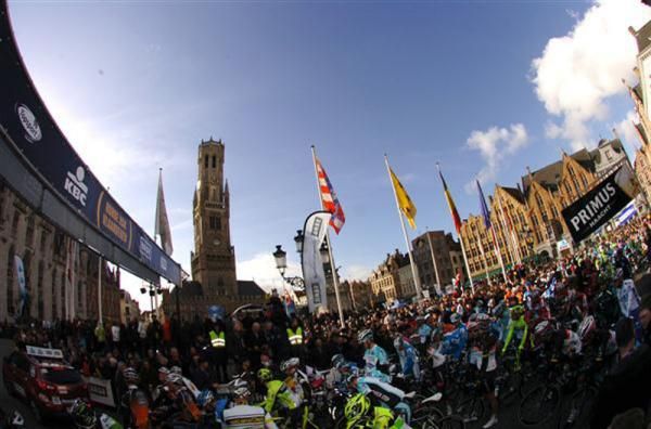 Gathered at the start in Bruges