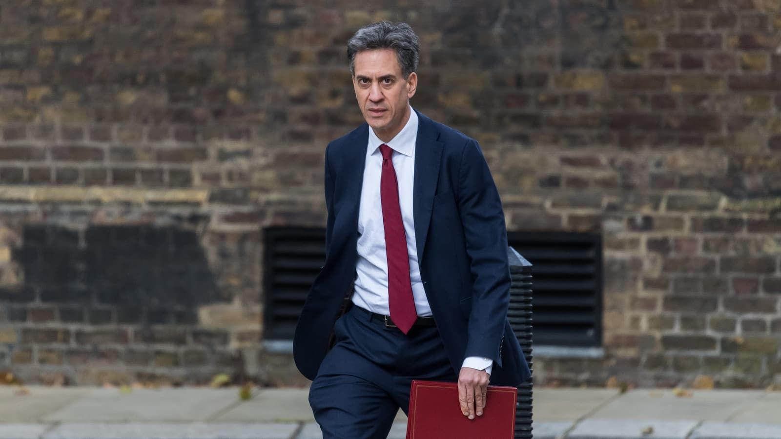 Government considers cutting VAT on domestic energy bills