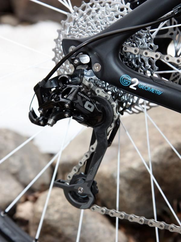 The latest 10-speed SRAM XO rear derailleur isn't that different overall from the 9-speed one but the black finish lends it a stealthier look.