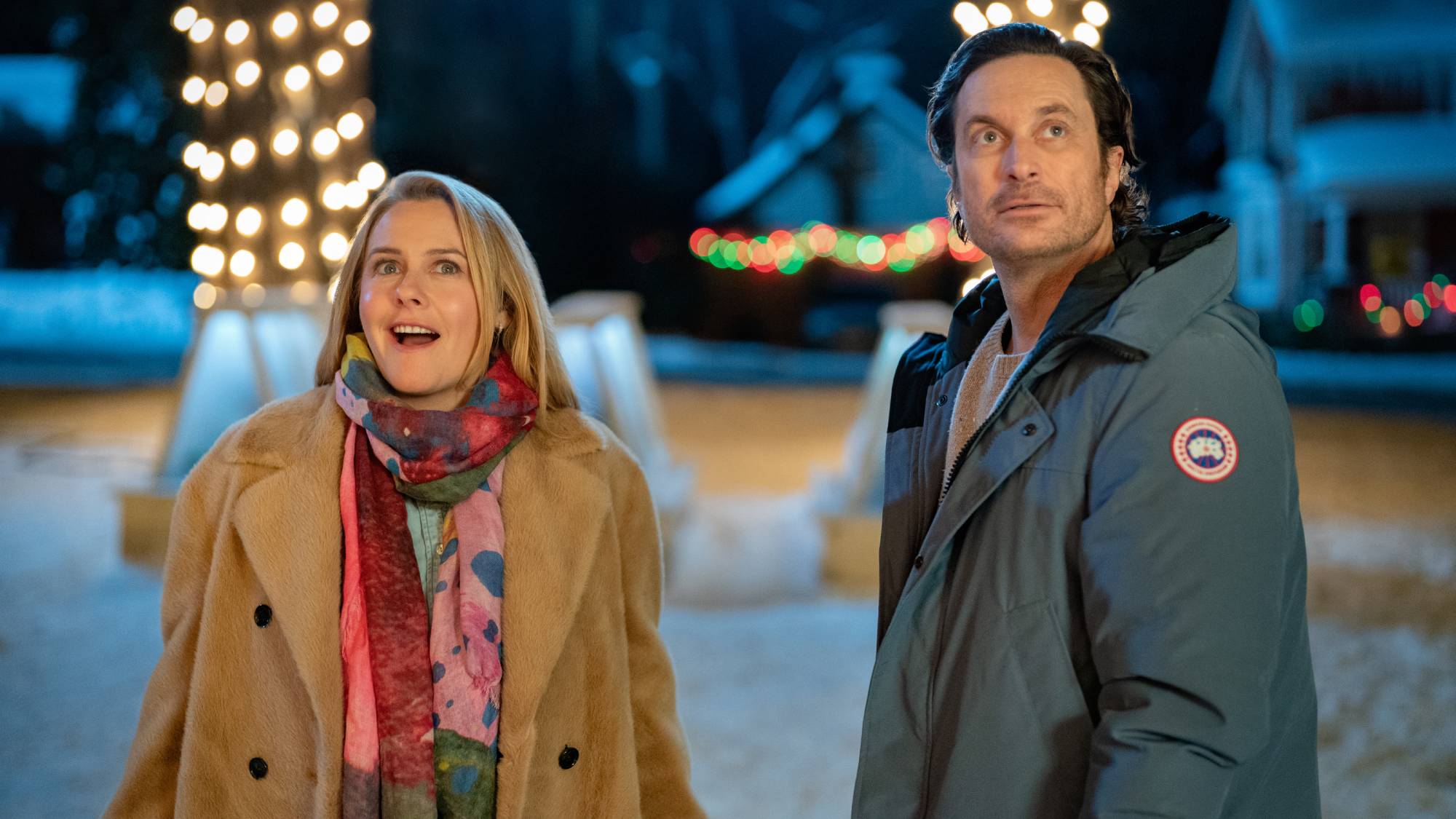 (L-R) Alicia Silverstone as Kate and Oliver Hudson as Everett in &quot;A Merry Little Ex-Mas&quot;