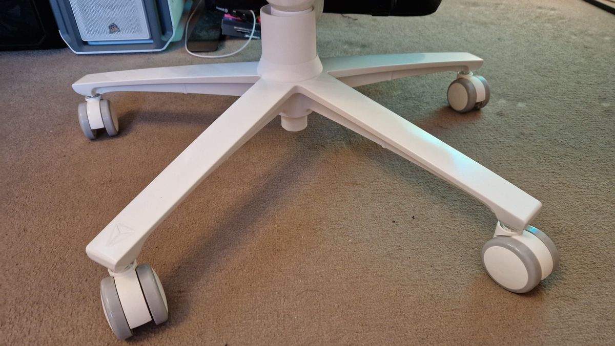 The wheelbase of the Secretlab Titan Evo NanoGen Edition review