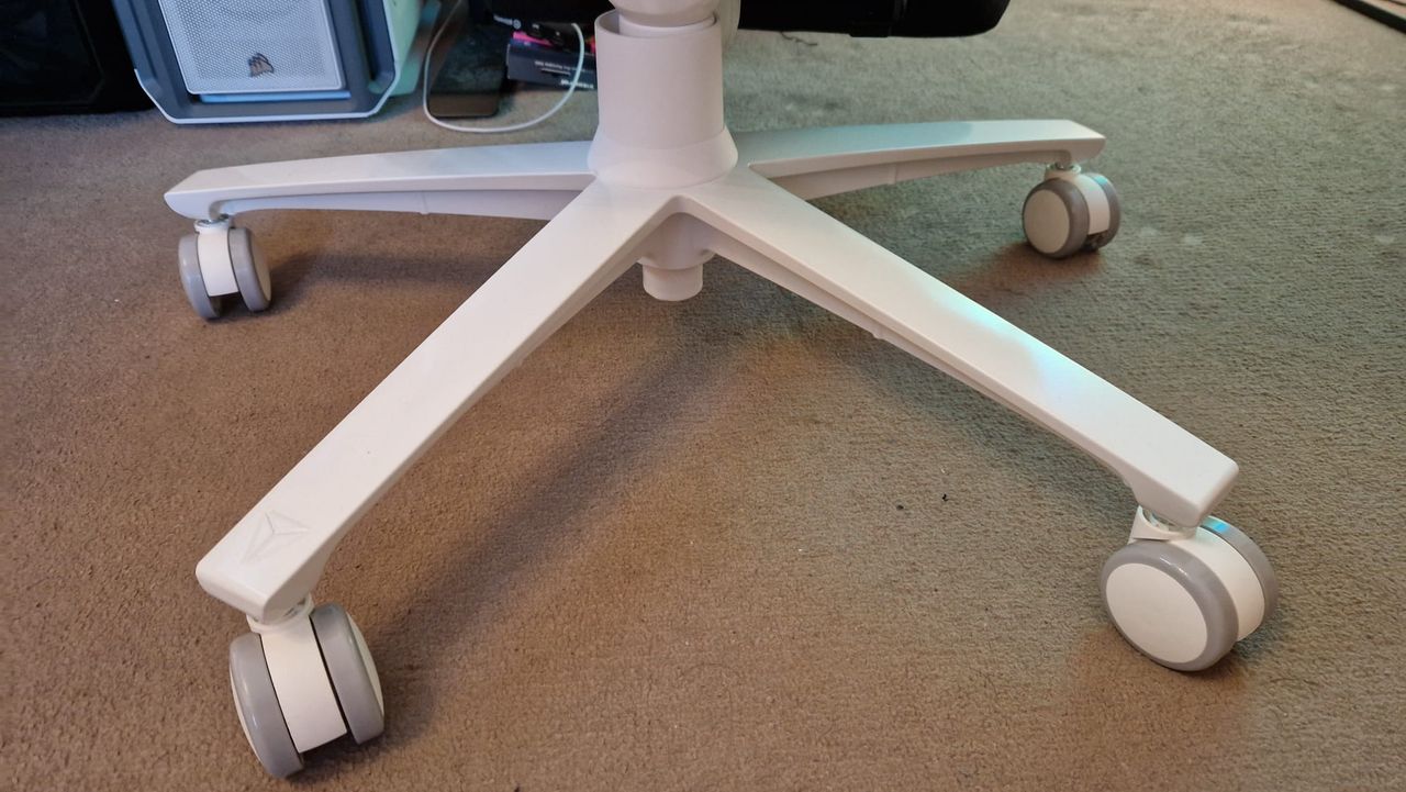 The wheelbase of the Secretlab Titan Evo NanoGen Edition review